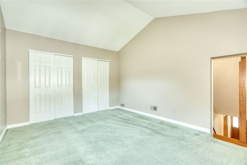 Welcome to 136 Hoover Road! This 1935 Colonial offers 4 spacious - photo 27