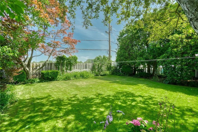 Welcome to 136 Hoover Road! This 1935 Colonial offers 4 spacious - photo 45