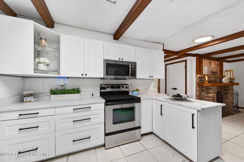 Welcome home to this charming 3 bedroom, 2 bath pool home on a - photo 21