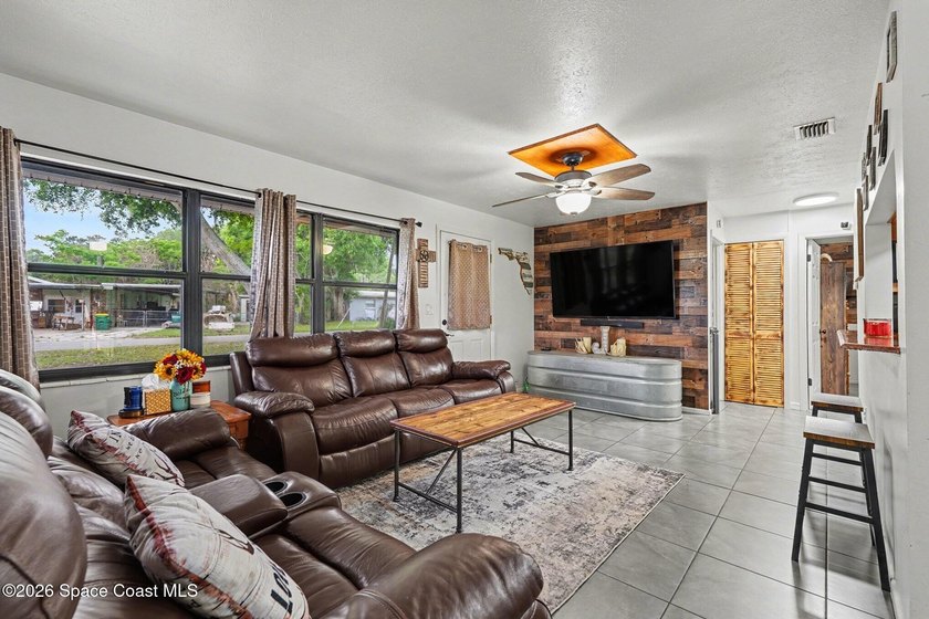 Enjoy easy Florida living in this well-maintained 2-bedroom - photo 2