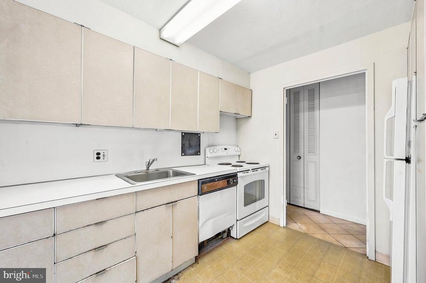 This one bedroom two  bathroom condominium is priced to sell.  A - photo 5