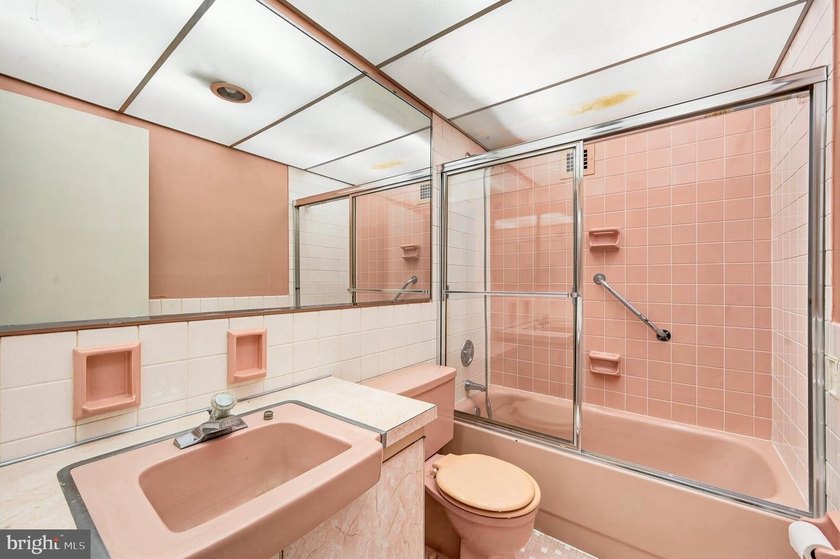 This one bedroom two  bathroom condominium is priced to sell.  A - photo 8