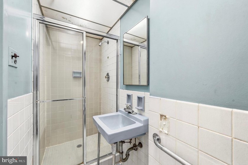 This one bedroom two  bathroom condominium is priced to sell.  A - photo 10