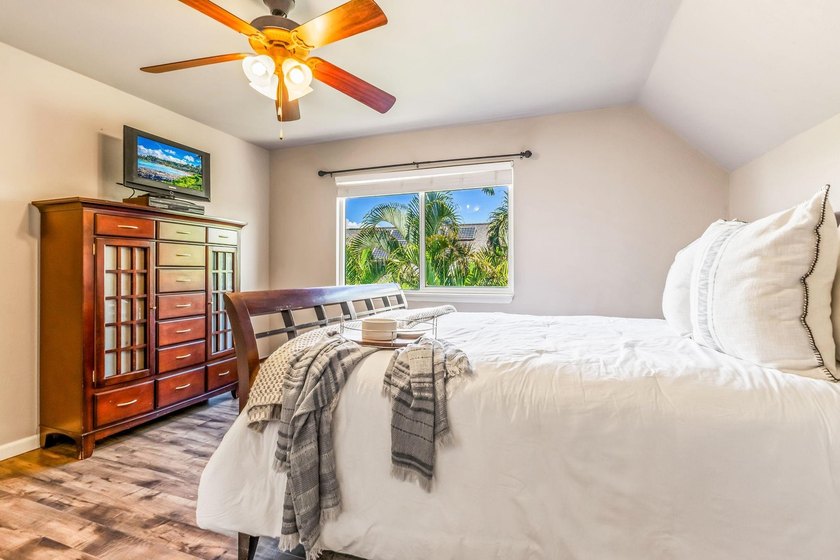 OFFERED BELOW APPRAISED VALUE. Welcome to 206 Oluea Circle, a - photo 31