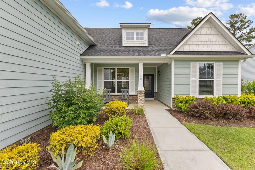 Enjoy peaceful water views from this lovely move-in ready home - photo 5