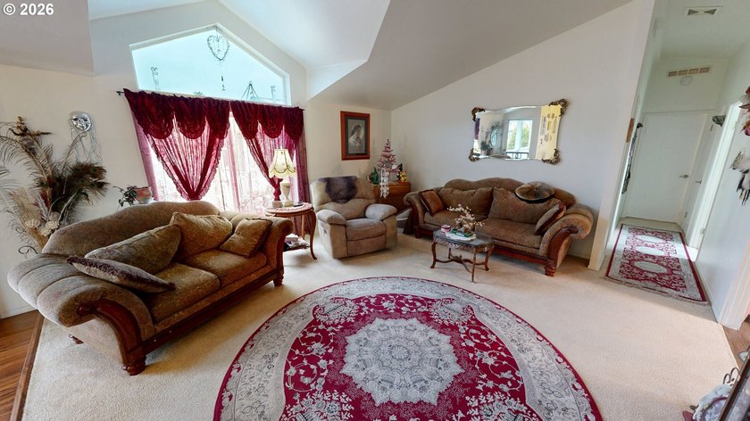 An updated and well cared for spacious manufactured home - photo 6
