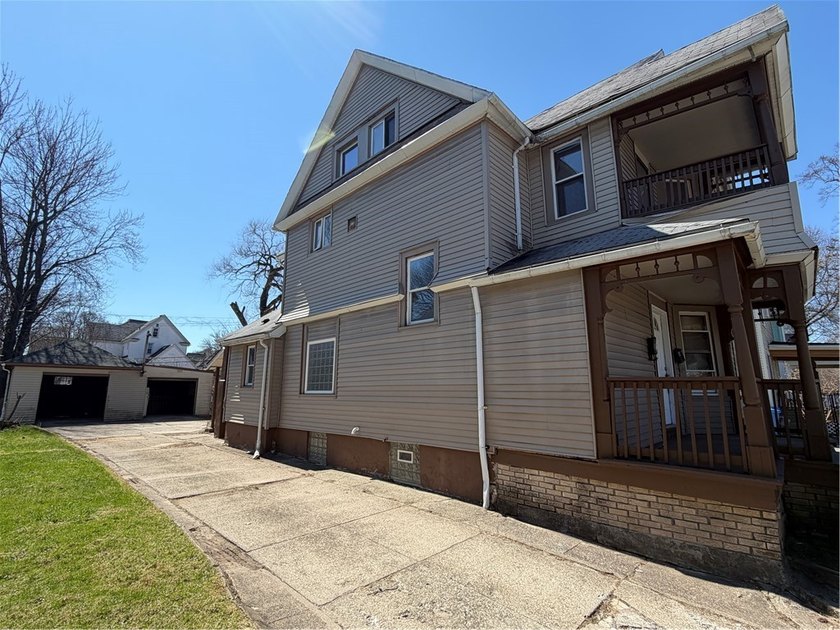 DEAL FELL THROUGH. NOT DUE TO THE PROPERTYpletely redone solid - photo 4