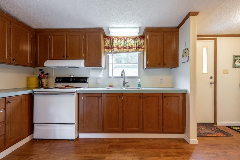 Experience waterfront living with this beautiful property - photo 18