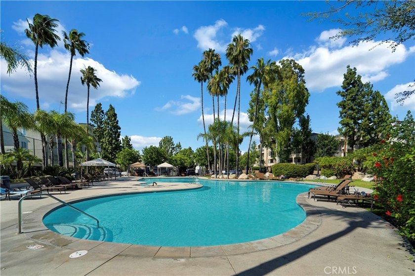 Welcome to resort-style living at The Met in the heart of Warner - photo 26