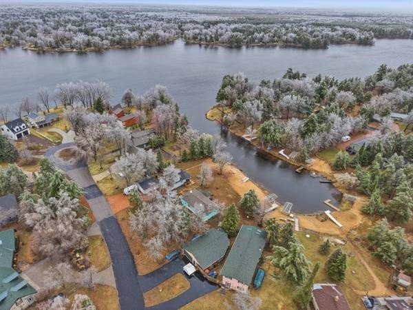 Welcome to this beautiful 3-bedroom waterfront ranch on Lake - photo 13
