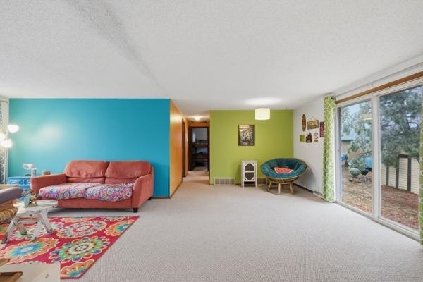 Welcome to this beautiful 3-bedroom waterfront ranch on Lake - photo 16