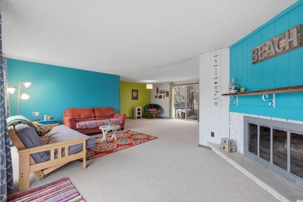 Welcome to this beautiful 3-bedroom waterfront ranch on Lake - photo 17