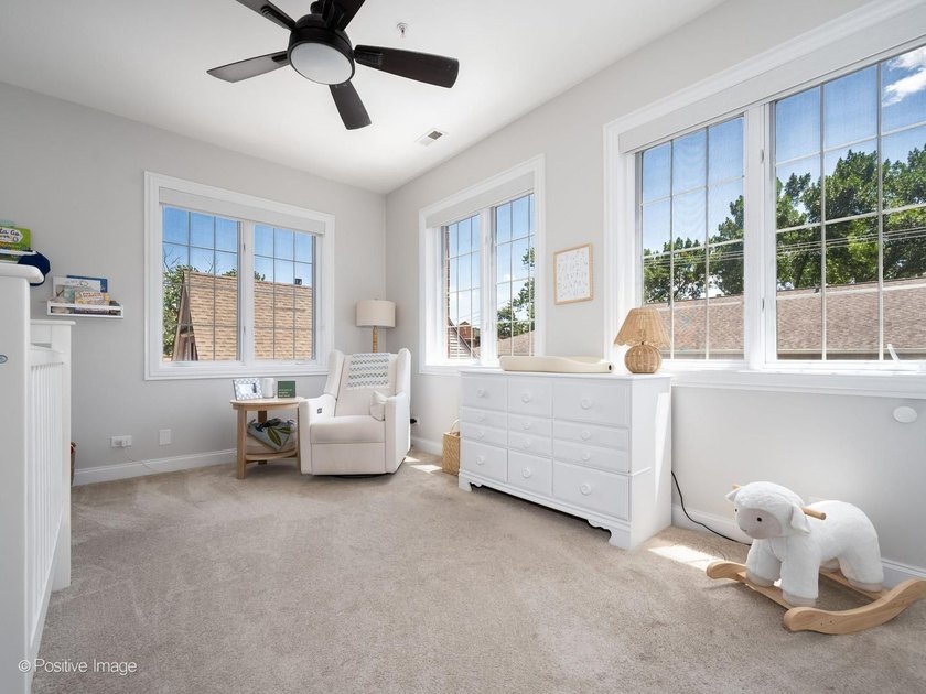 Perfectly situated in Chicago's vibrant Southport Corridor, this - photo 18
