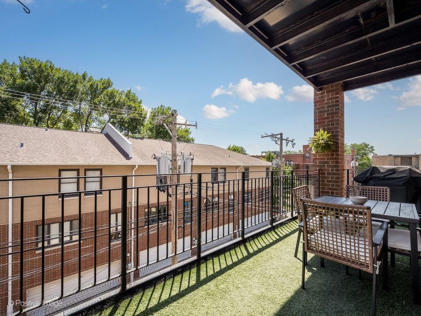 Perfectly situated in Chicago's vibrant Southport Corridor, this - photo 20