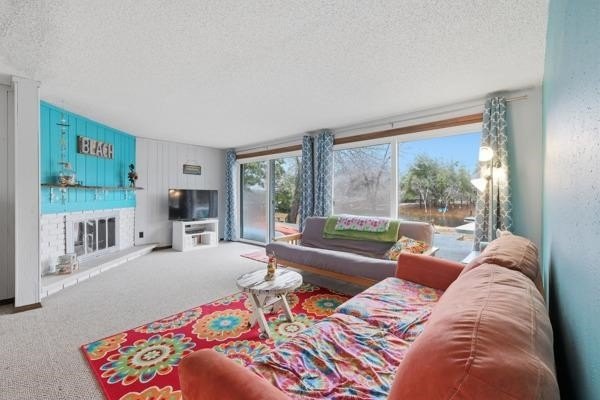 Welcome to this beautiful 3-bedroom waterfront ranch on Lake - photo 20