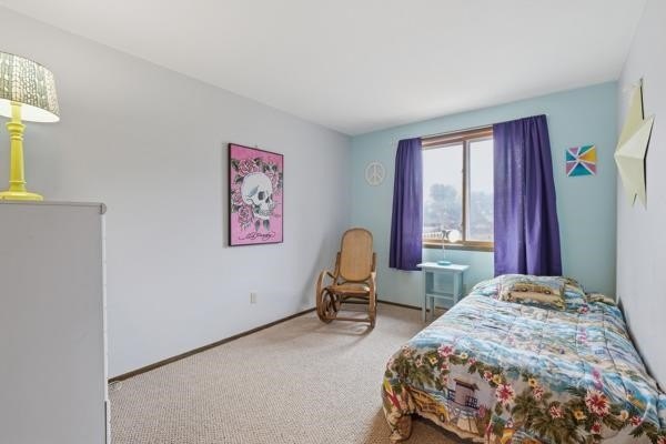 Welcome to this beautiful 3-bedroom waterfront ranch on Lake - photo 29
