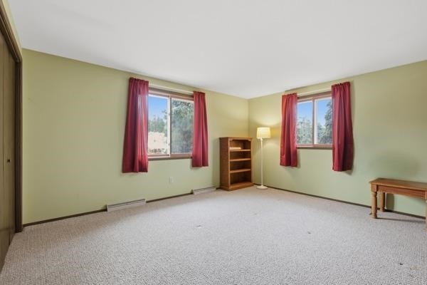 Welcome to this beautiful 3-bedroom waterfront ranch on Lake - photo 31