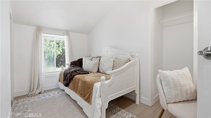 LIVE IN ONE, RENT THE OTHER!! 2 Homes + Large LOT + INCOME - photo 12