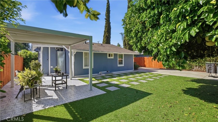 LIVE IN ONE, RENT THE OTHER!! 2 Homes + Large LOT + INCOME - photo 18