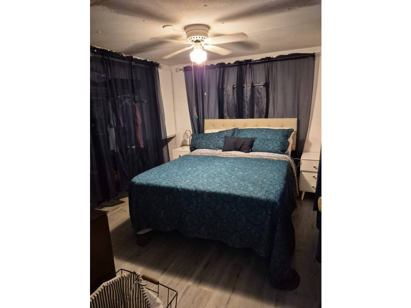 MOTIVATED SELLER! 2-Bedrooms and 2- bathrooms Located in a quiet - photo 12