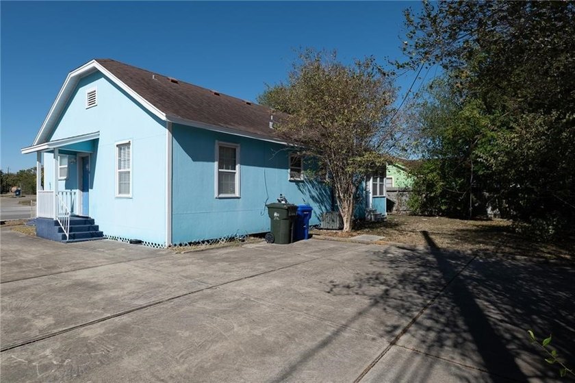 Discover endless potential with this small commercial property - photo 7
