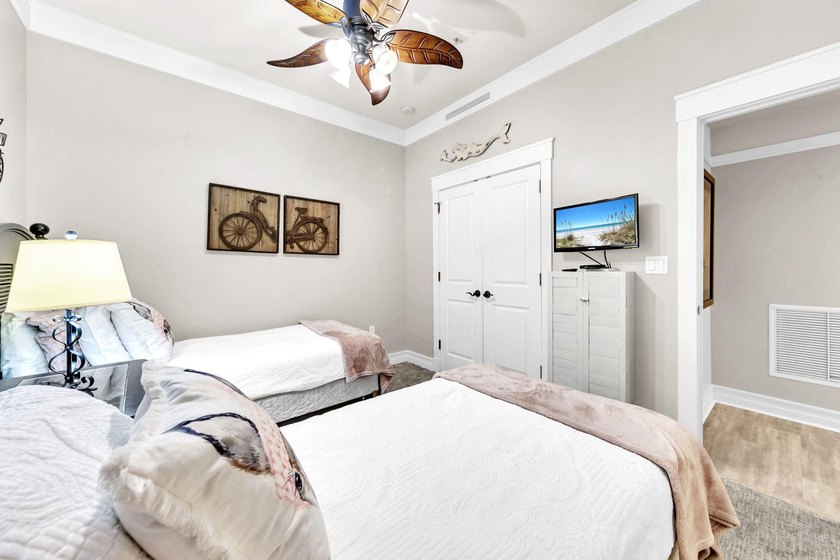 Welcome Home to your exquisite lakefront coastal oasis! Wild - photo 22
