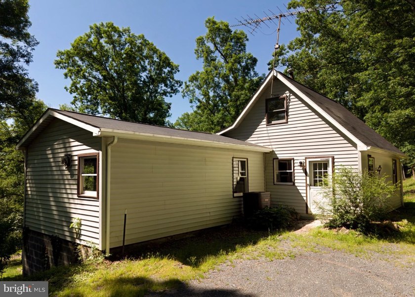 *Springfield Cabin* - Nestled along the hillside in scenic - photo 31