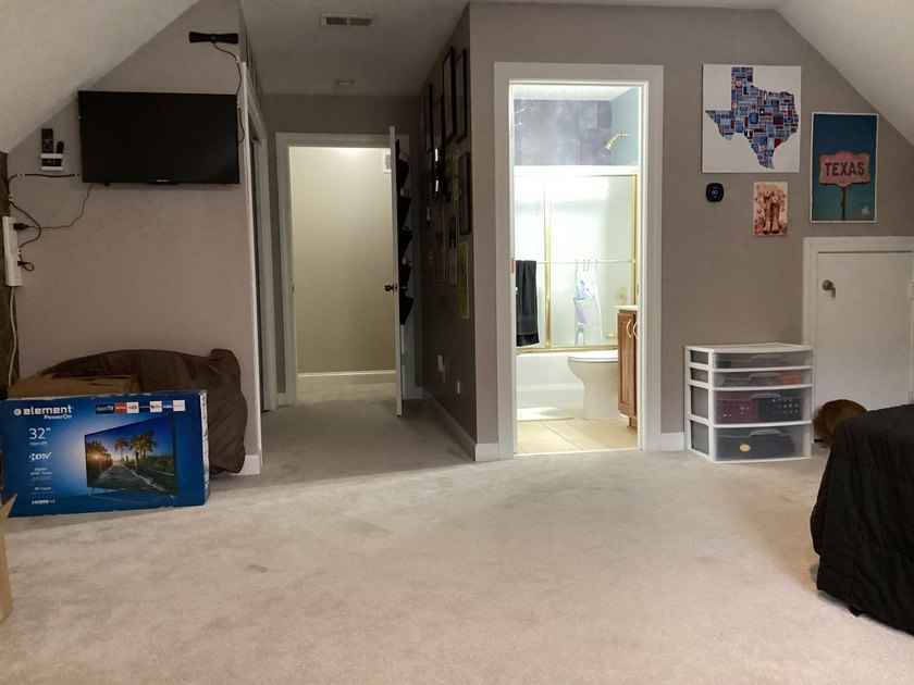 If its space you need, then here's your home. 4 bedrooms with 4 - photo 23
