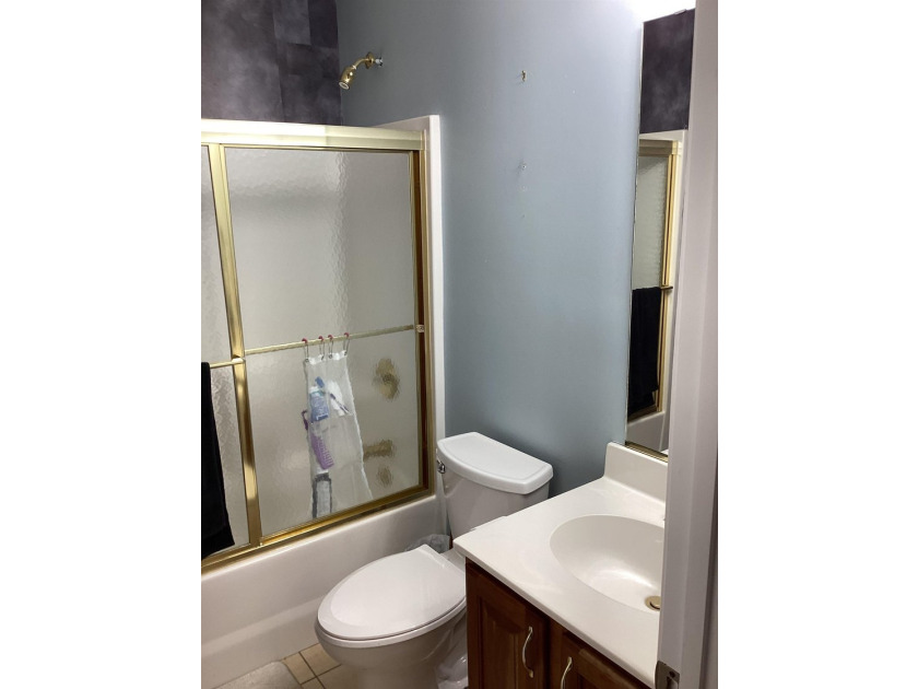 If its space you need, then here's your home. 4 bedrooms with 4 - photo 24