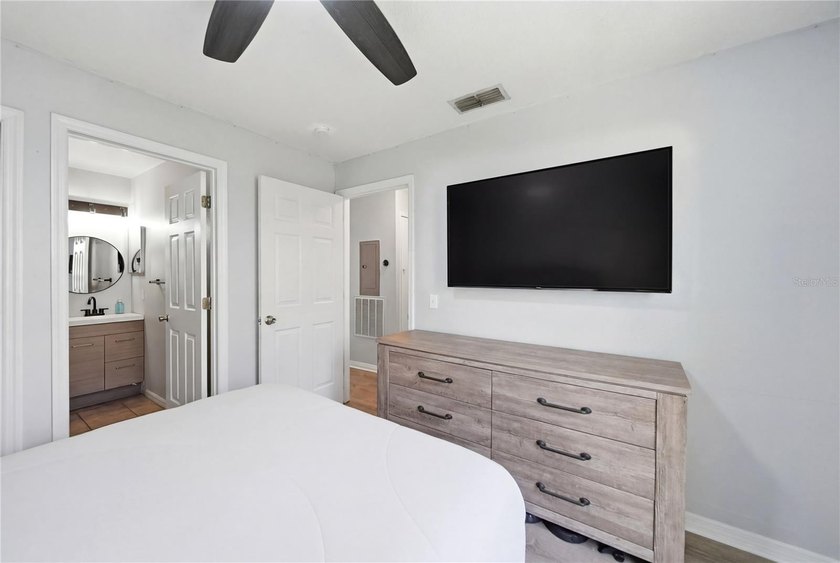 Under contract-accepting backup offers. Beautifully updated - photo 12
