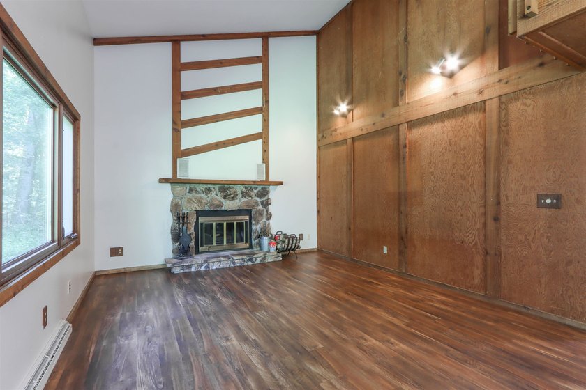 Nestled on two wooded lots just south of Waupaca, this 3BR, 2BA - photo 15
