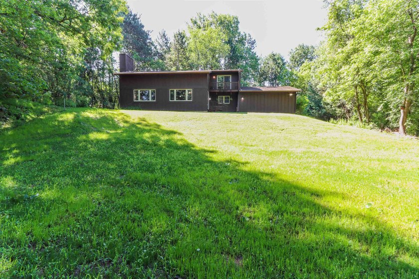 Nestled on two wooded lots just south of Waupaca, this 3BR, 2BA - photo 38
