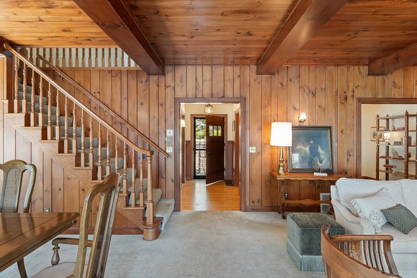Classic lakefront architecture and timeless craftsmanship define - photo 11