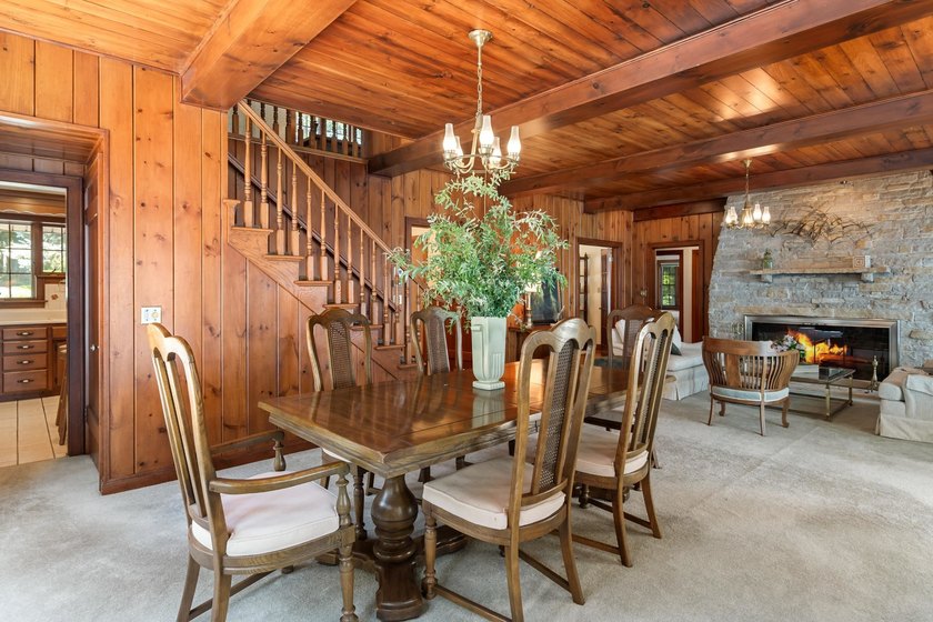 Classic lakefront architecture and timeless craftsmanship define - photo 16