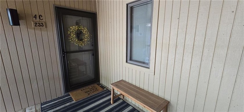 REDUCED! Lake of the Ozarks: Updated top floor condo at the 10mm - photo 18