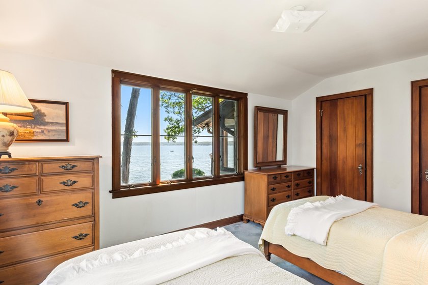 Classic lakefront architecture and timeless craftsmanship define - photo 26