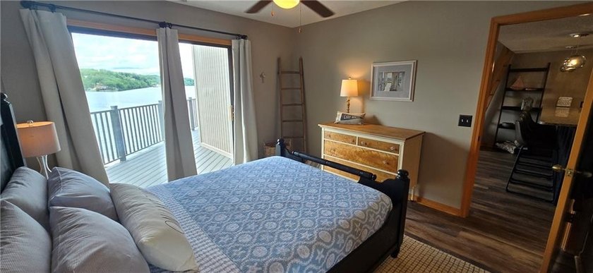 REDUCED! Lake of the Ozarks: Updated top floor condo at the 10mm - photo 31