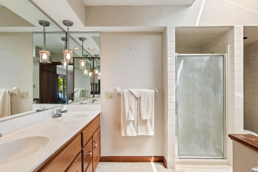 Classic lakefront architecture and timeless craftsmanship define - photo 42