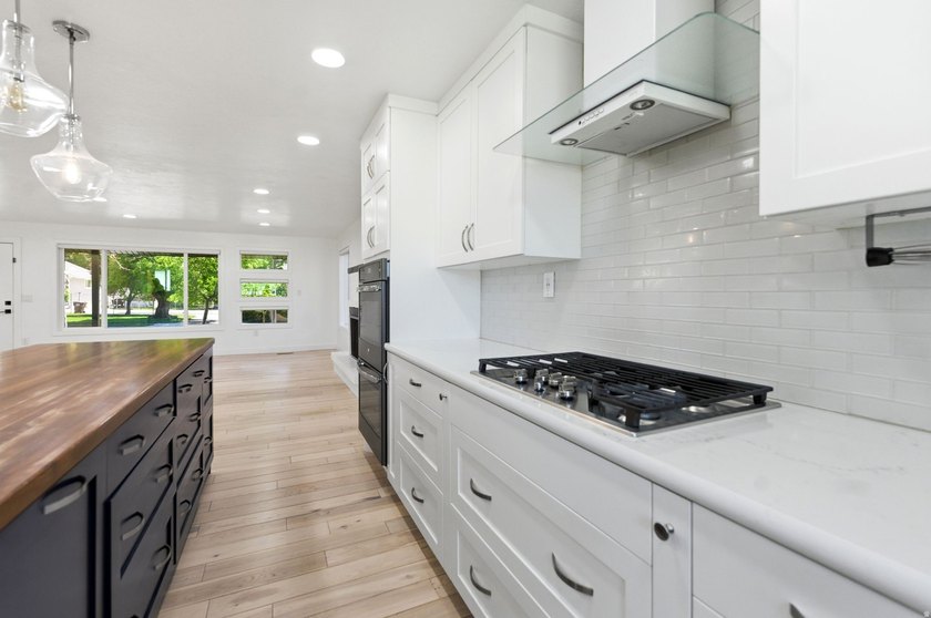Completely reimagined Alpine home on a spacious 0.54-acre lot - photo 12