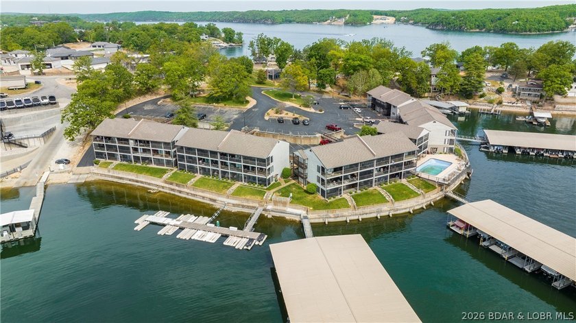 TOP-FLOOR WALK-IN WITH A VIEW! This Harbor Point condo checks - photo 20