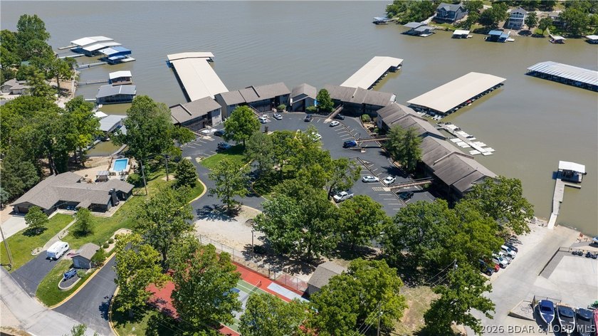 TOP-FLOOR WALK-IN WITH A VIEW! This Harbor Point condo checks - photo 25