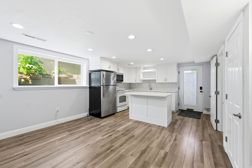 Completely reimagined Alpine home on a spacious 0.54-acre lot - photo 30