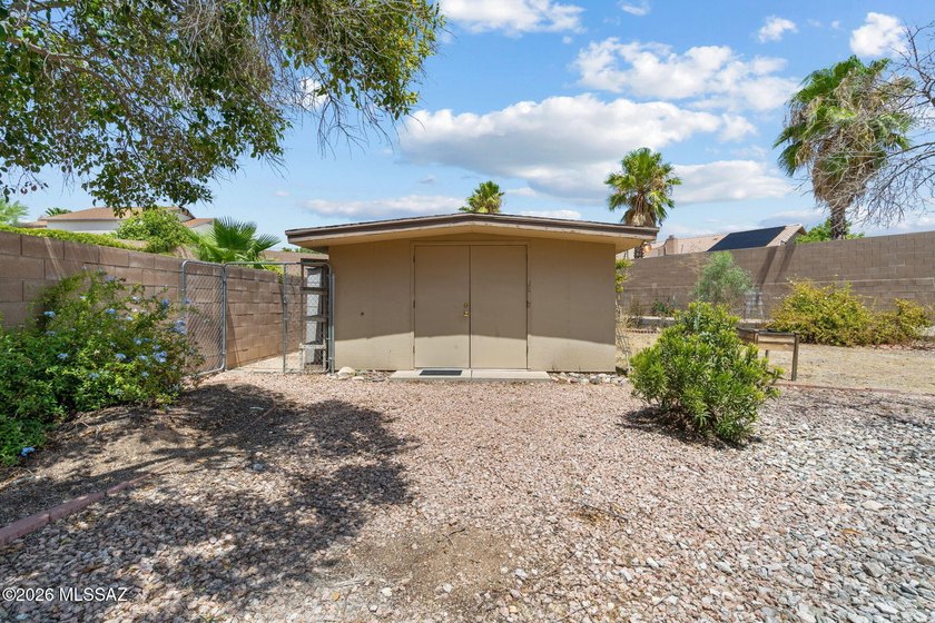 ***OWNED SOLAR*** Welcome to this beautifully maintained home - photo 40