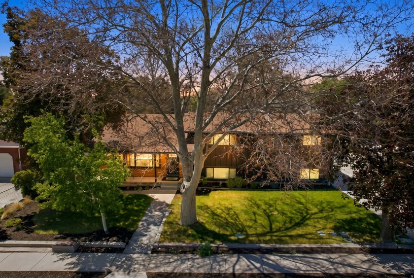 Completely reimagined Alpine home on a spacious 0.54-acre lot - photo 40