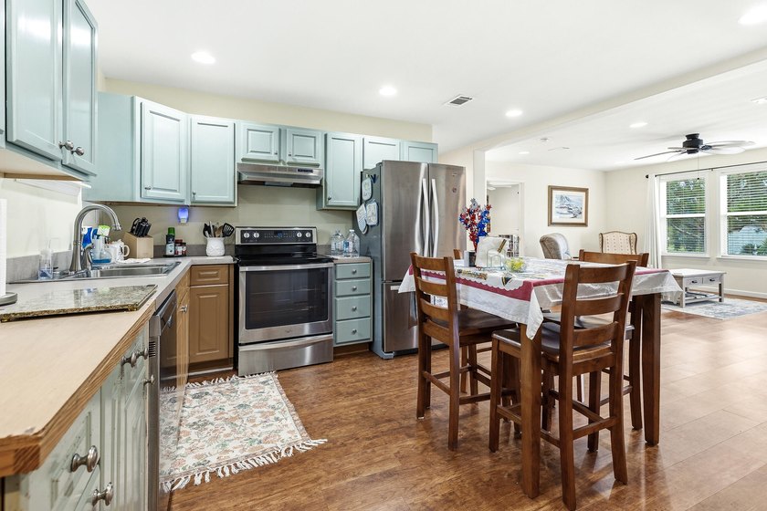 Charming 3-bedroom, 2-bath home, built in 2017, and perfectly - photo 11
