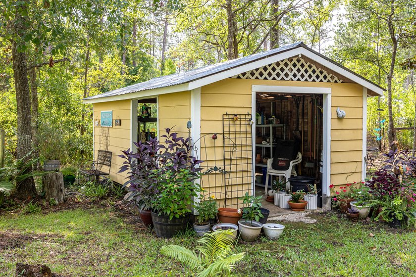 Charming 3-bedroom, 2-bath home, built in 2017, and perfectly - photo 21