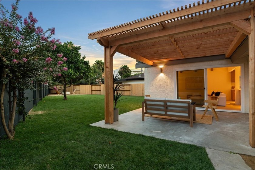 Fully Remodeled Santa Ana Retreat! Welcome to this beautifully - photo 31