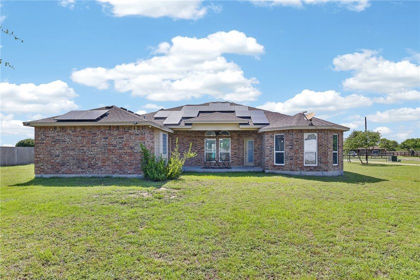 Welcome to 2802 Grand Park Avenue, a rare opportunity to enjoy - photo 34