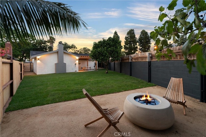 Fully Remodeled Santa Ana Retreat! Welcome to this beautifully - photo 36