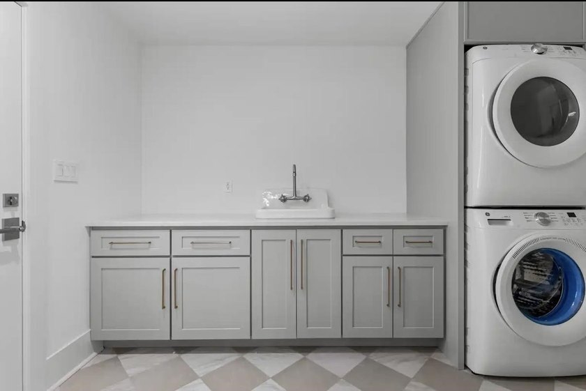 Welcome to this completely renovated five bedroom, four bath - photo 11